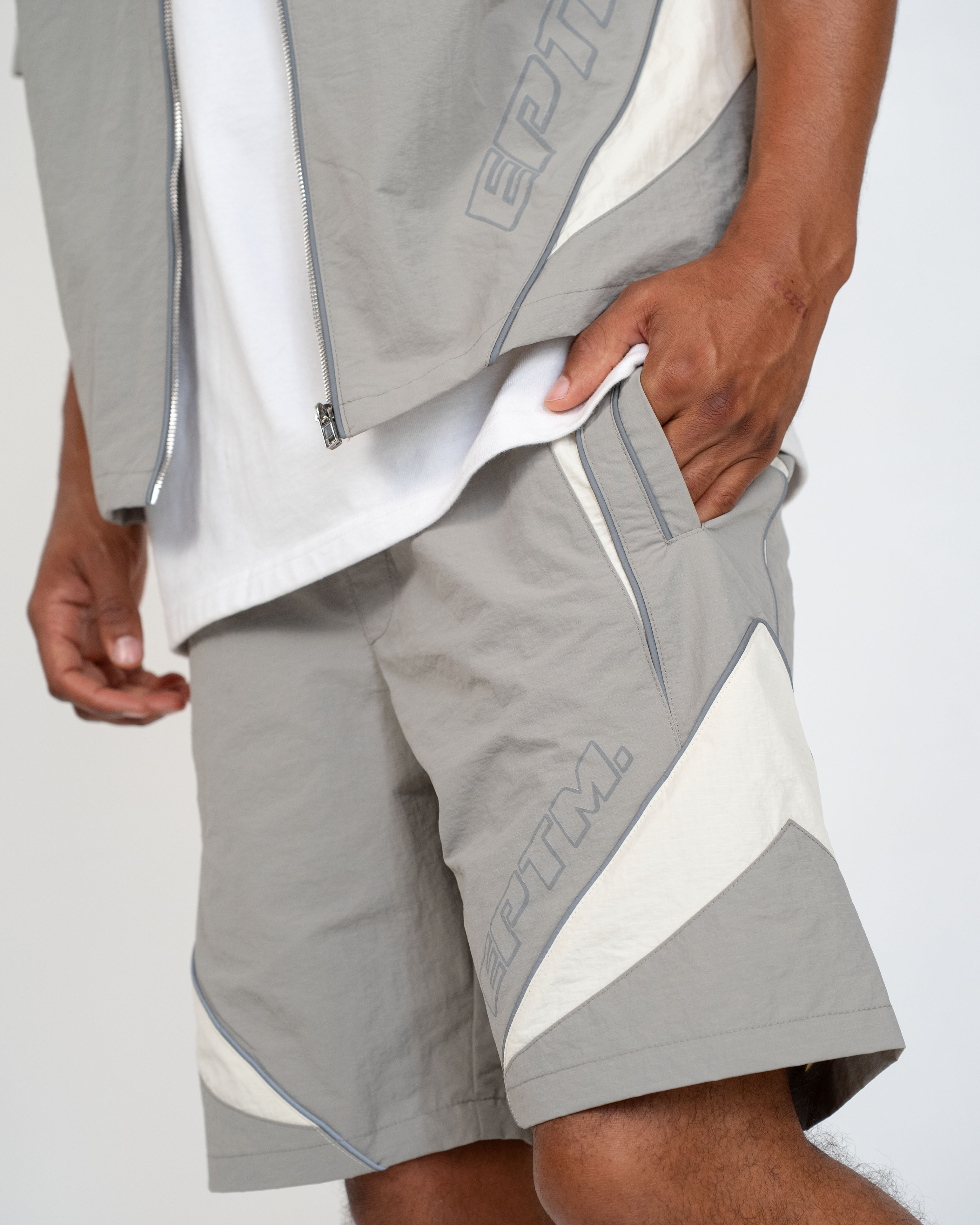 EPTM Brumo Shorts - Silver