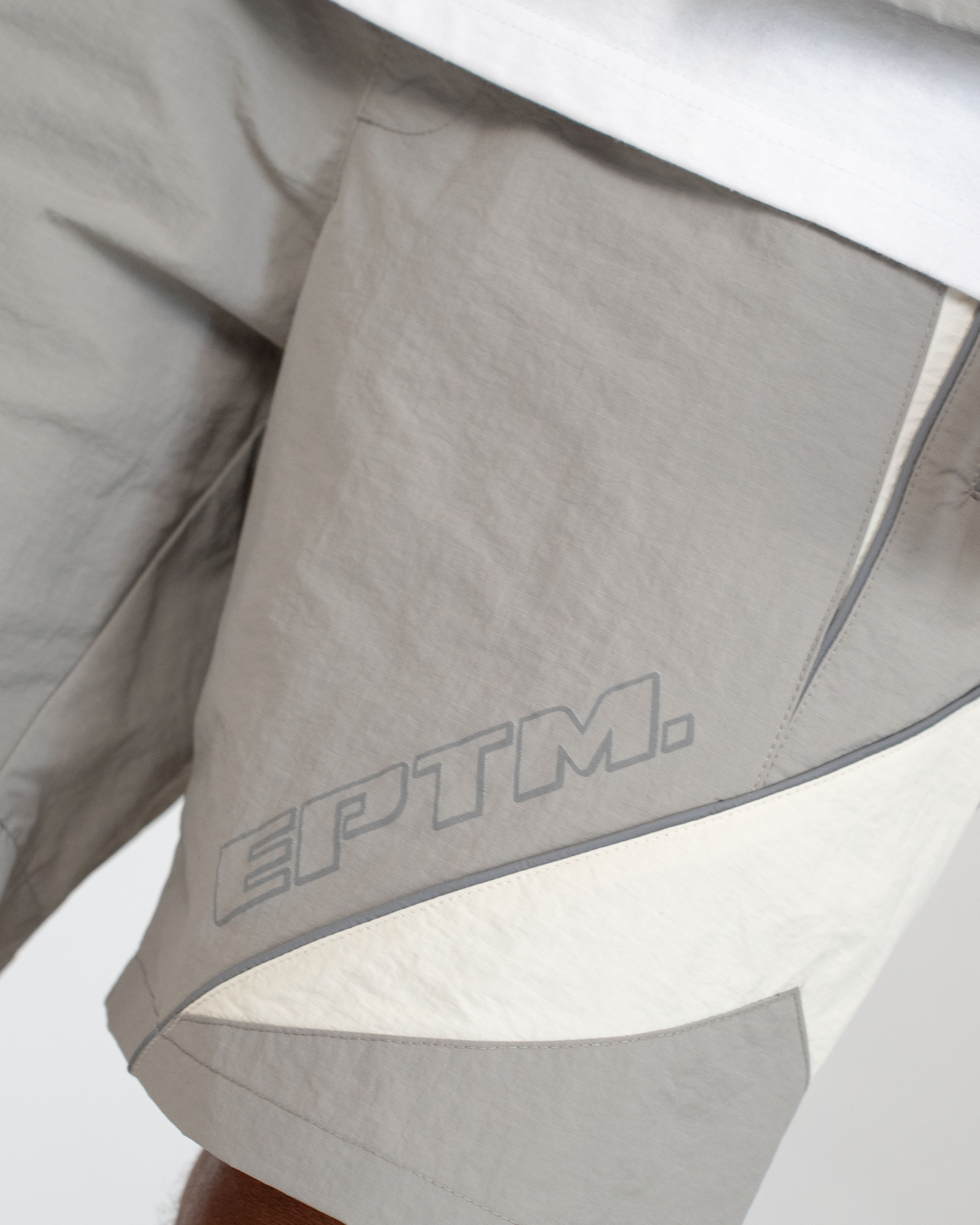 EPTM Brumo Shorts - Silver