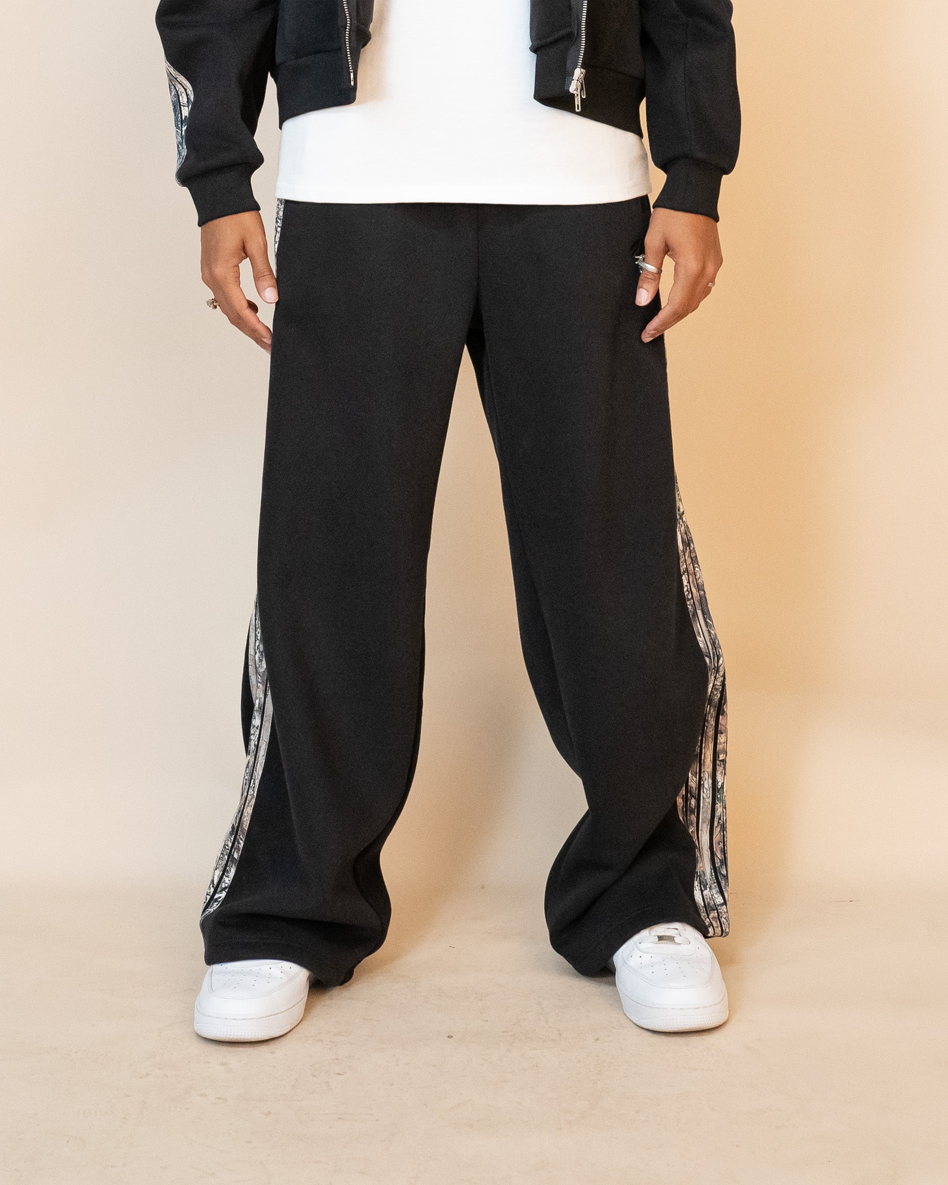 Real Camo Striped Baggy Pants - Black
