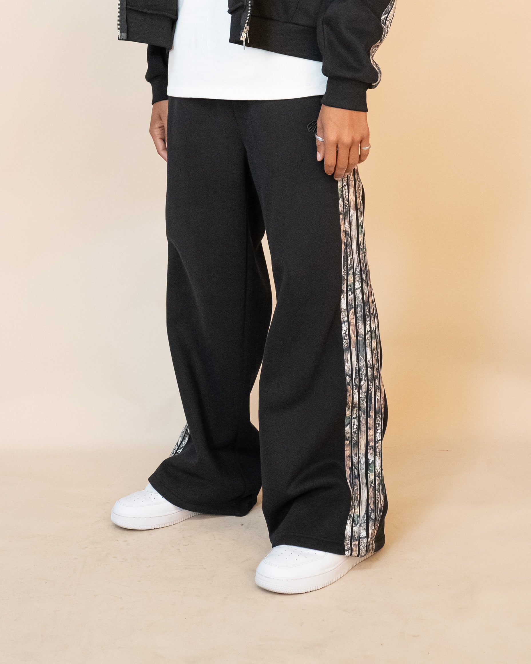 Real Camo Striped Baggy Pants - Black