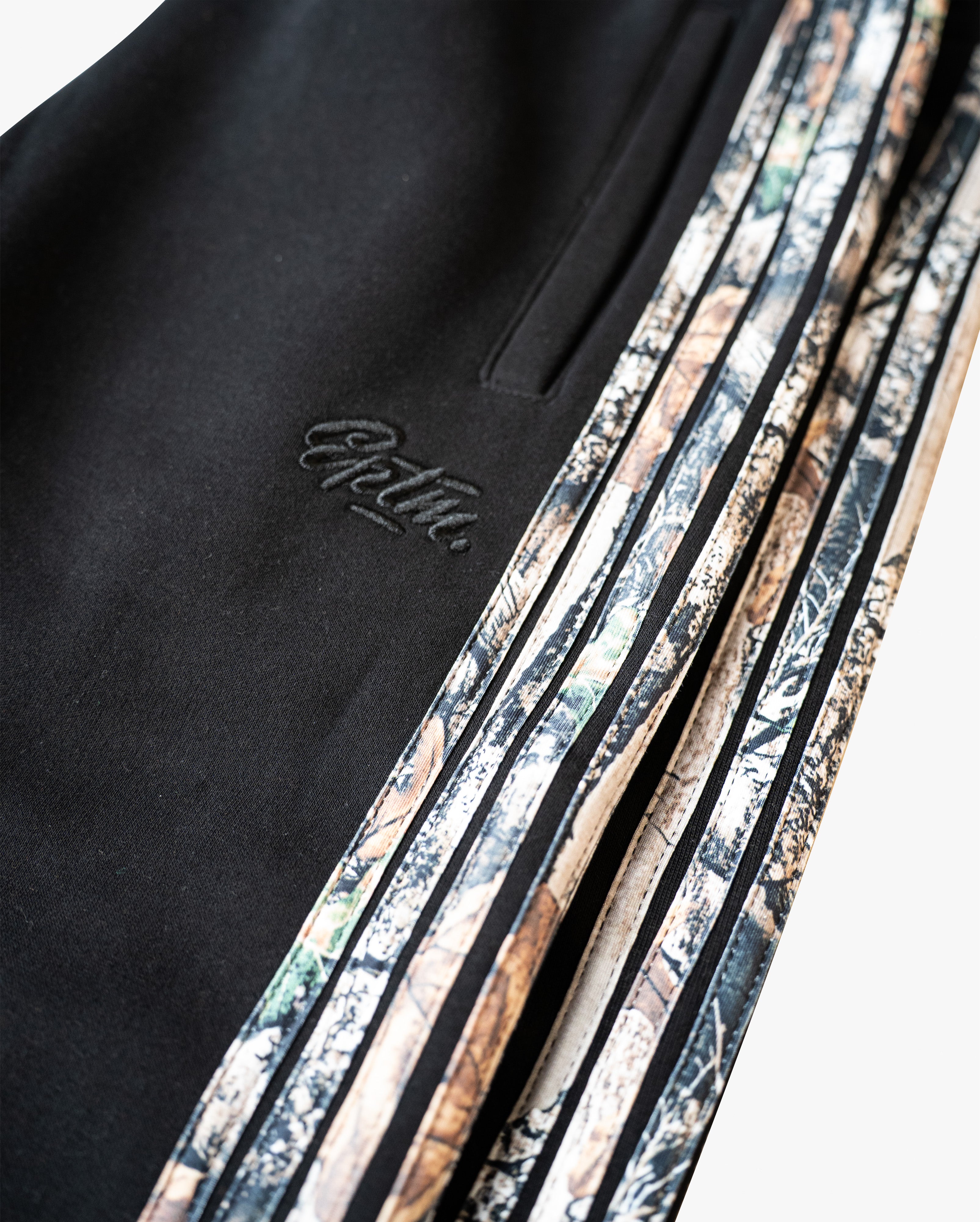 Real Camo Striped Baggy Pants - Black