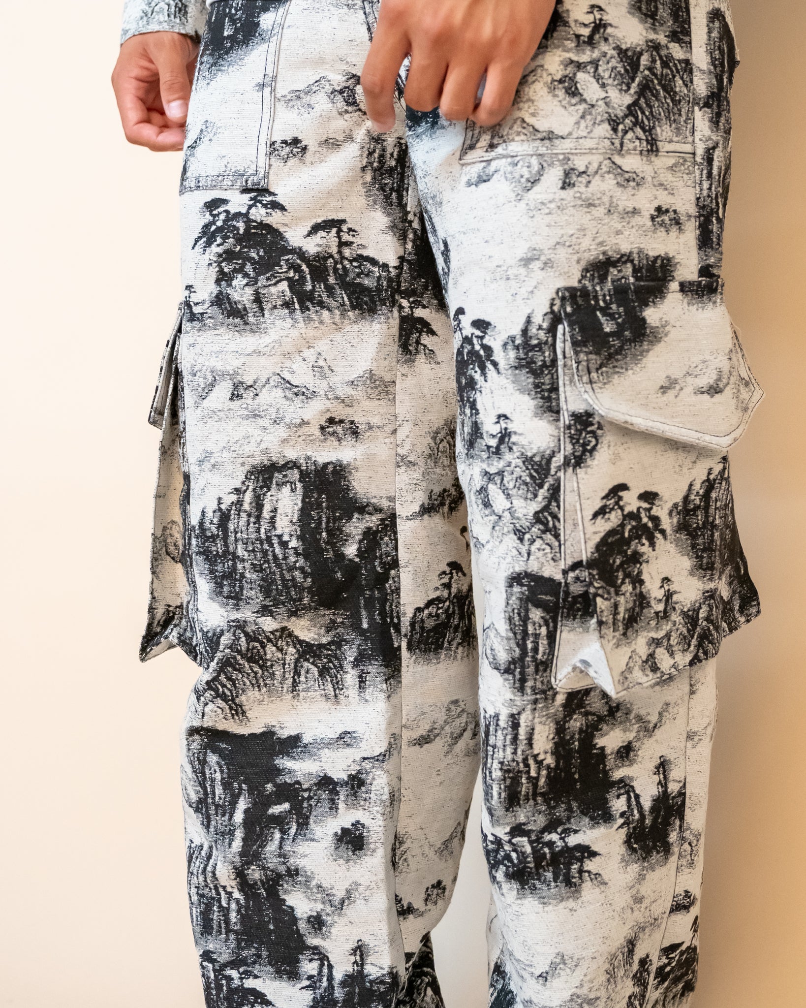 EPTM Tapestry Cargo Pants - Black