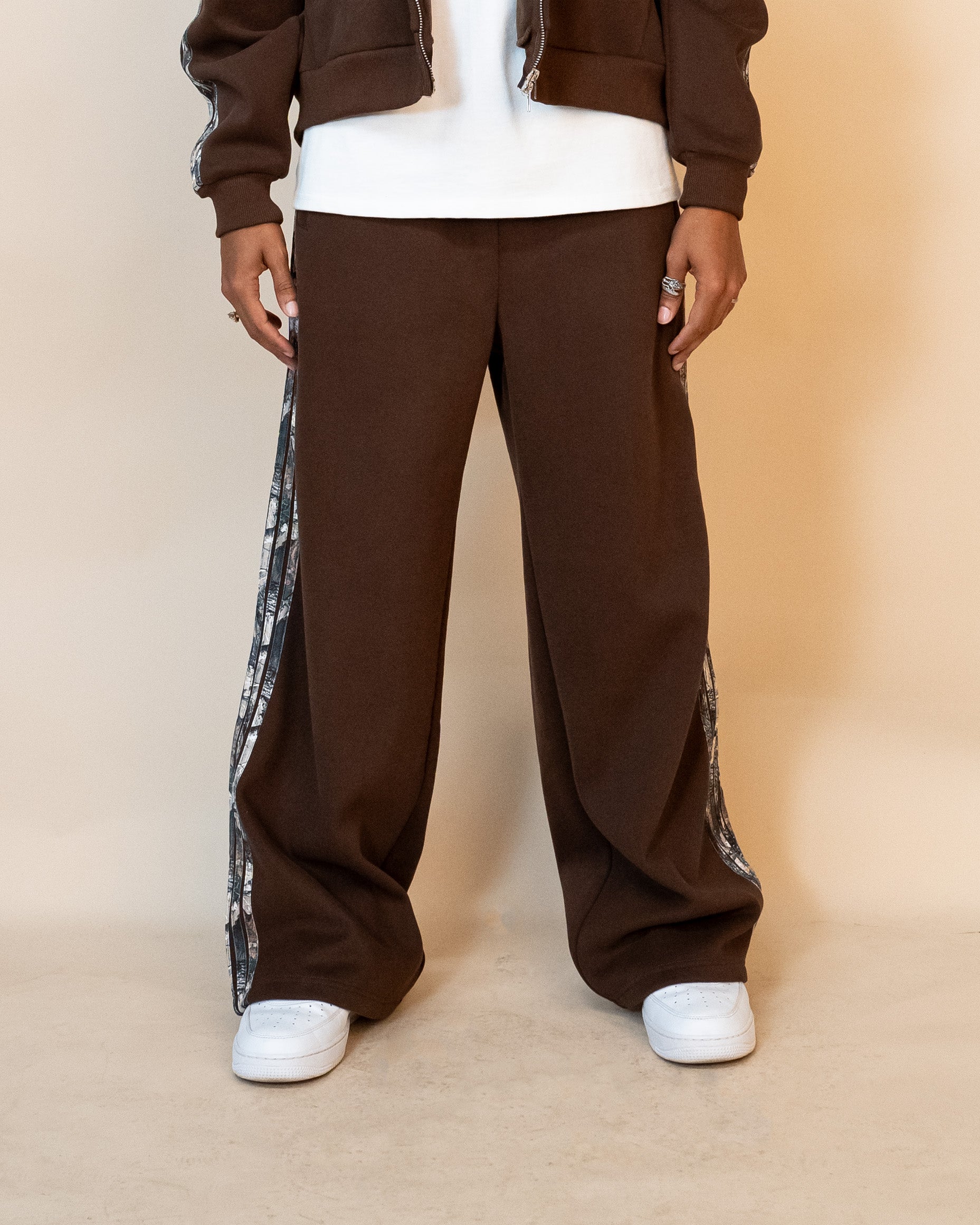 REAL CAMO STRIPED BAGGY PANTS - BROWN