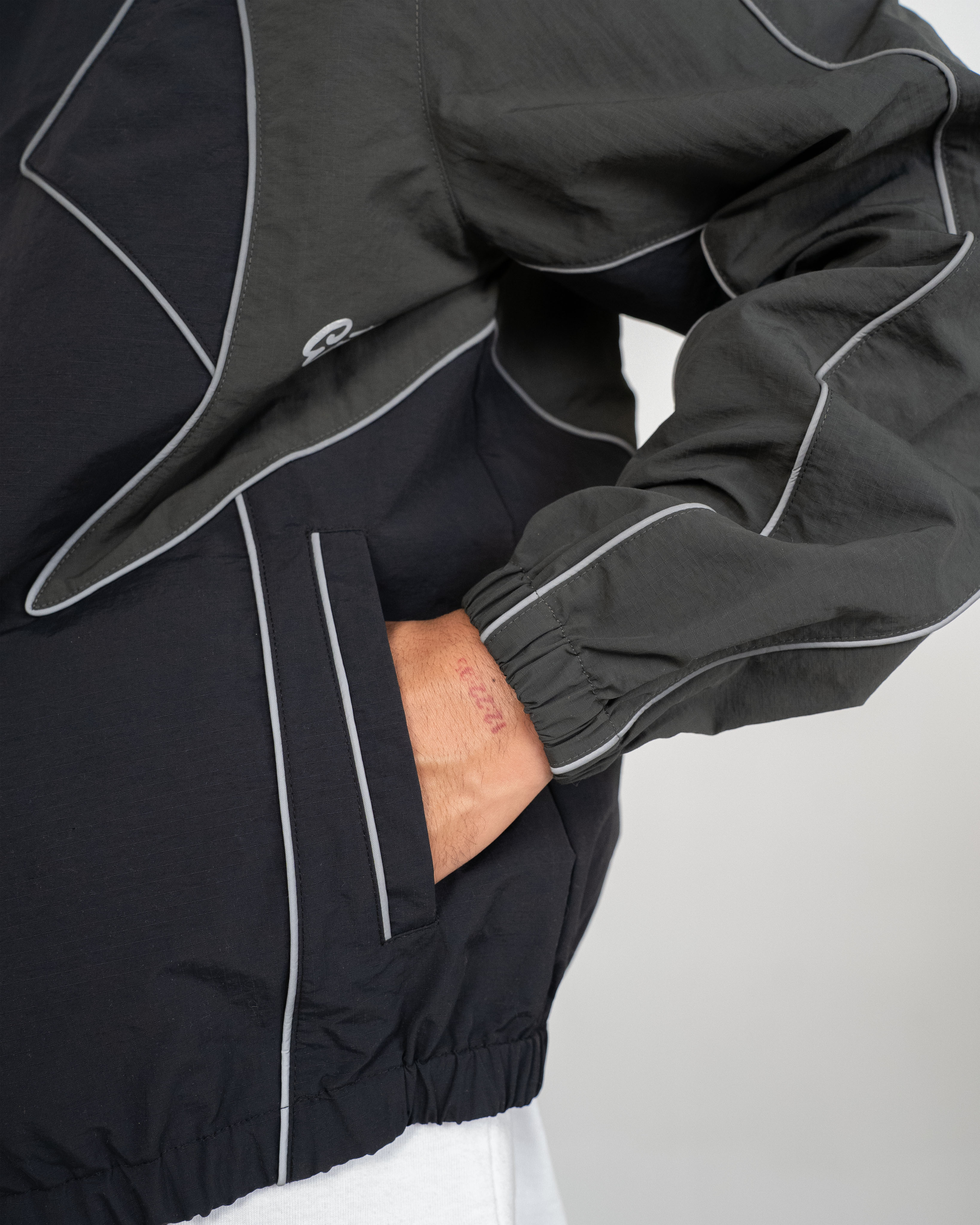 EPTM Clover Jacket - Black