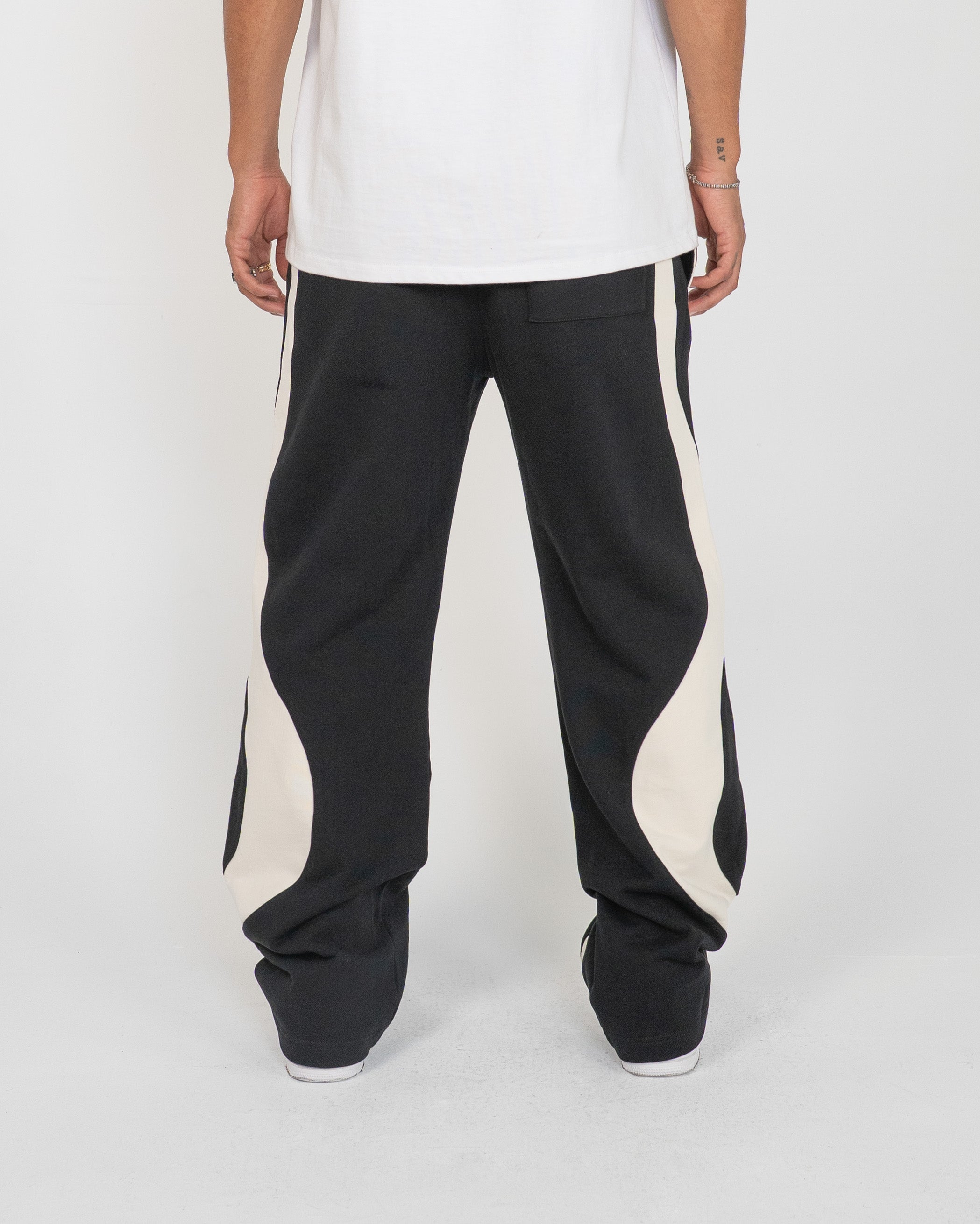 EPTM Montana Sweatpants - Black