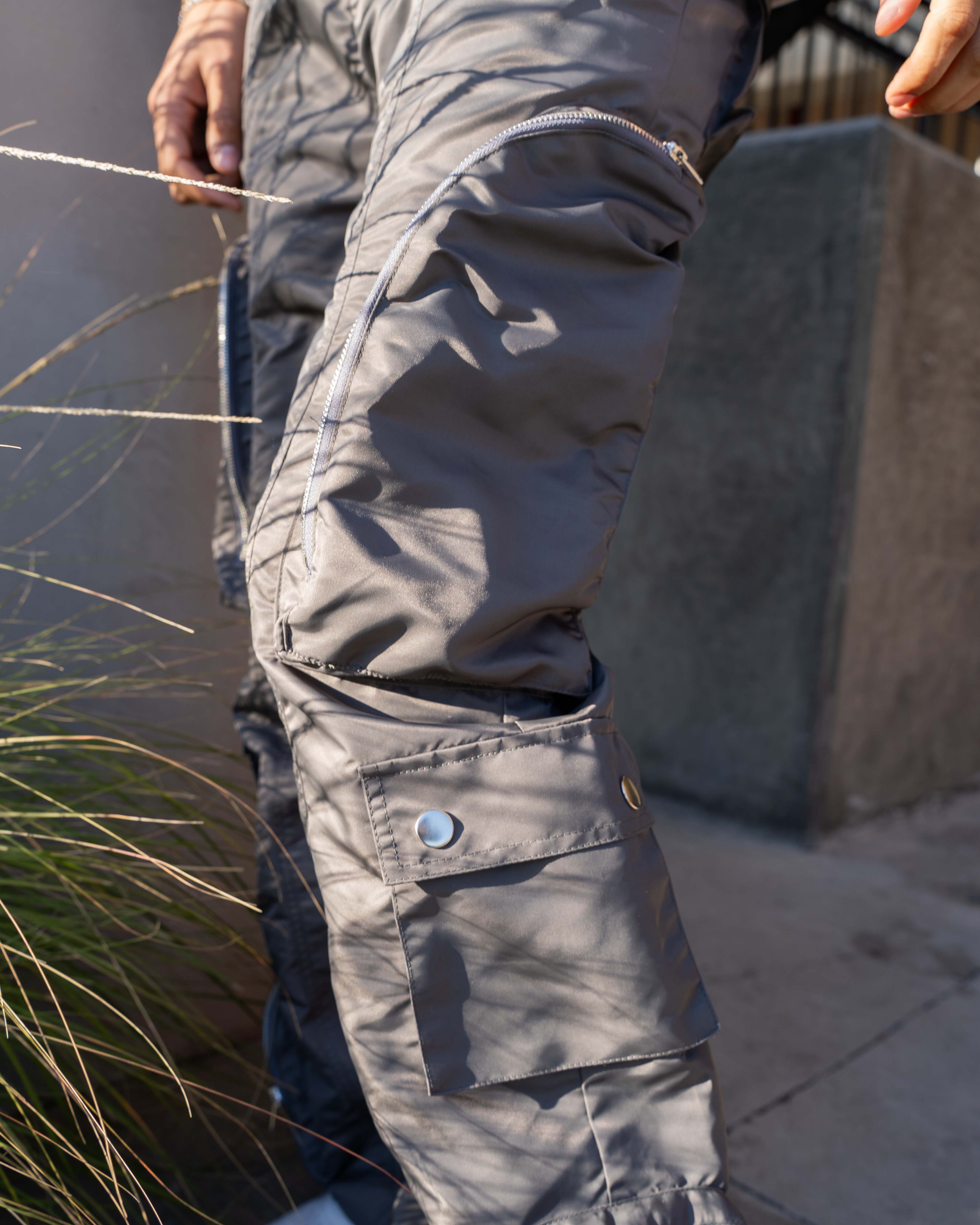 EPTM BAGGY MOON ZIP CARGO PANTS - GREY