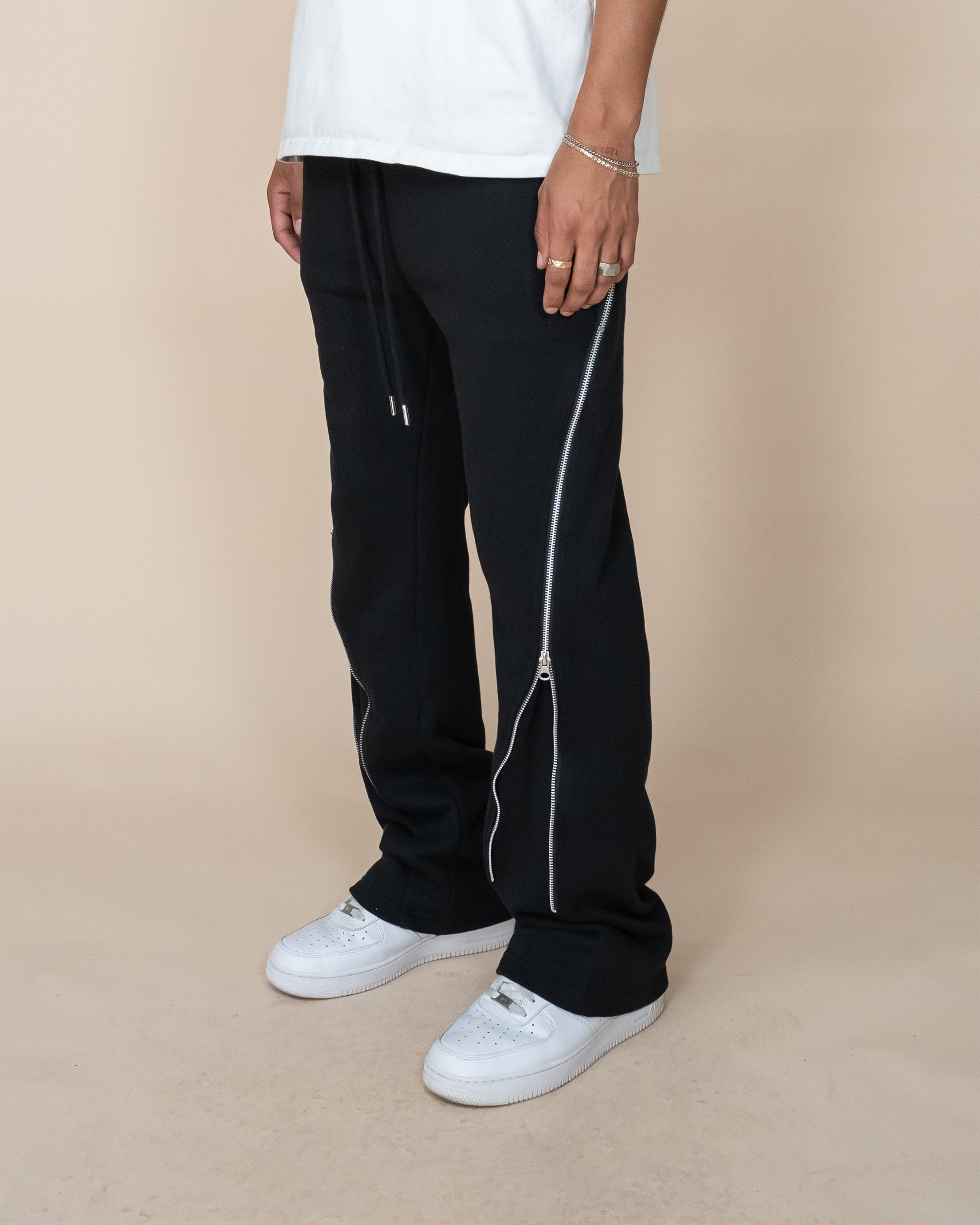 EPTM ZIP FLARED SWEATPANTS - BLACK