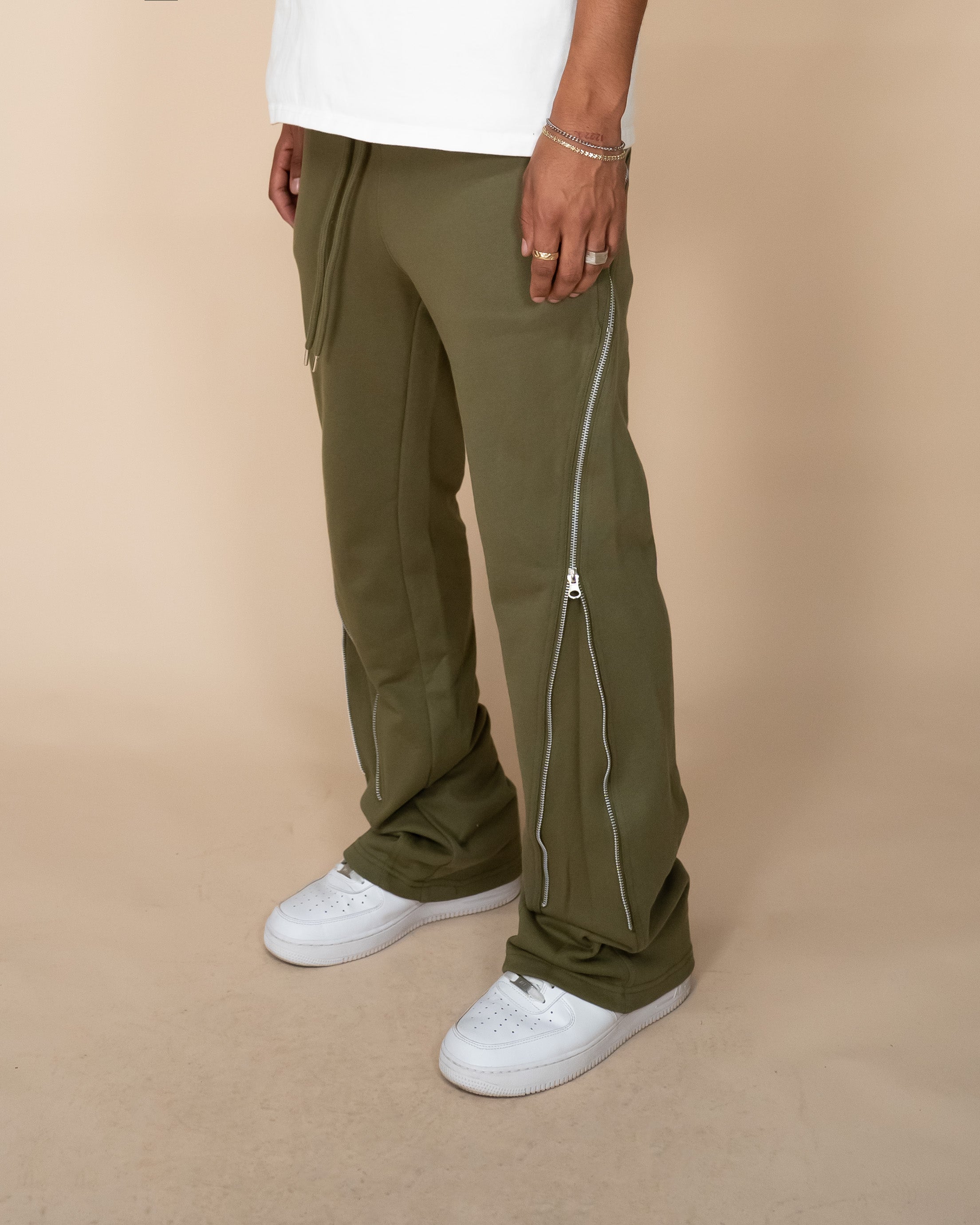 EPTM ZIP FLARED SWEATPANTS - OLIVE