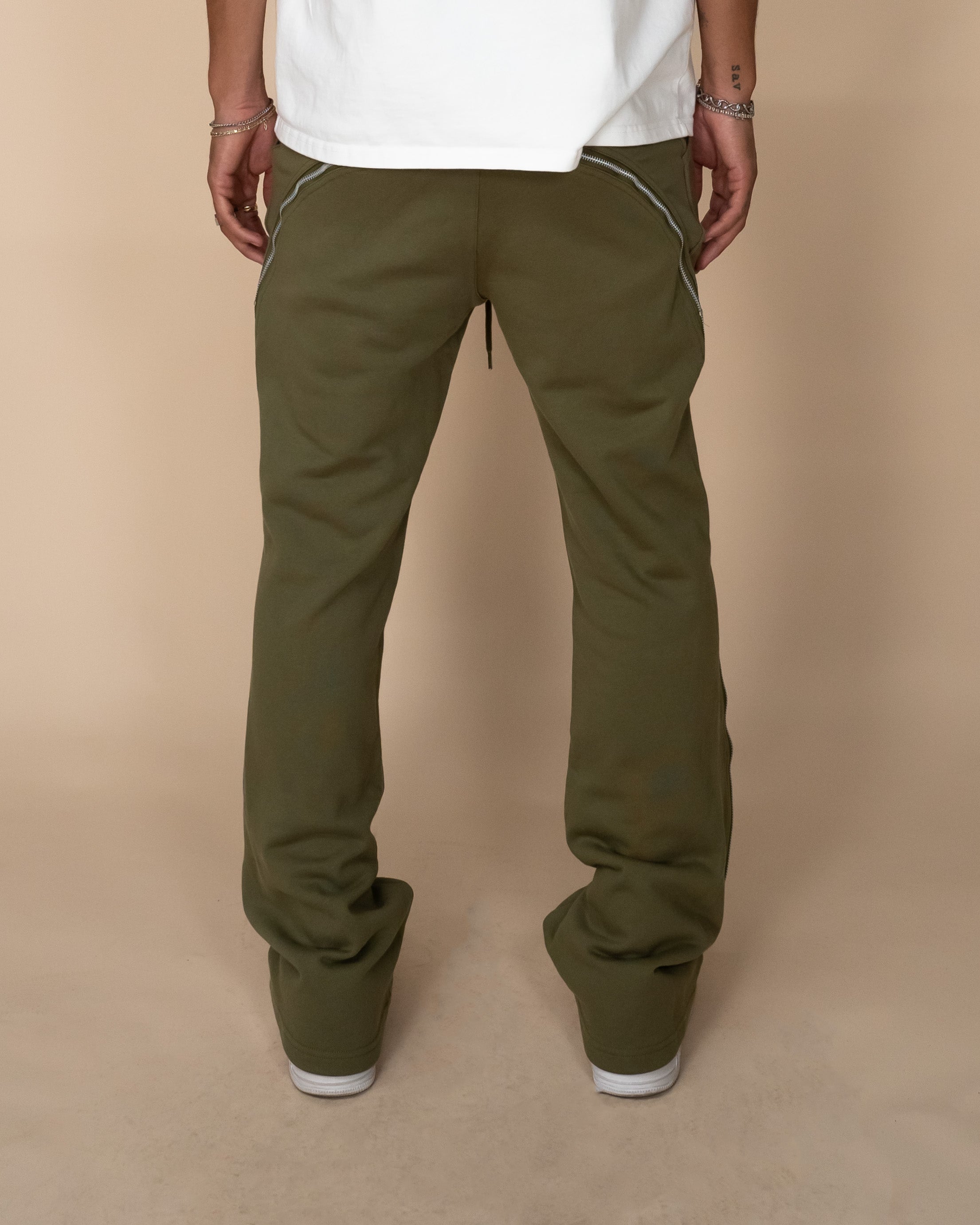 EPTM ZIP FLARED SWEATPANTS - OLIVE