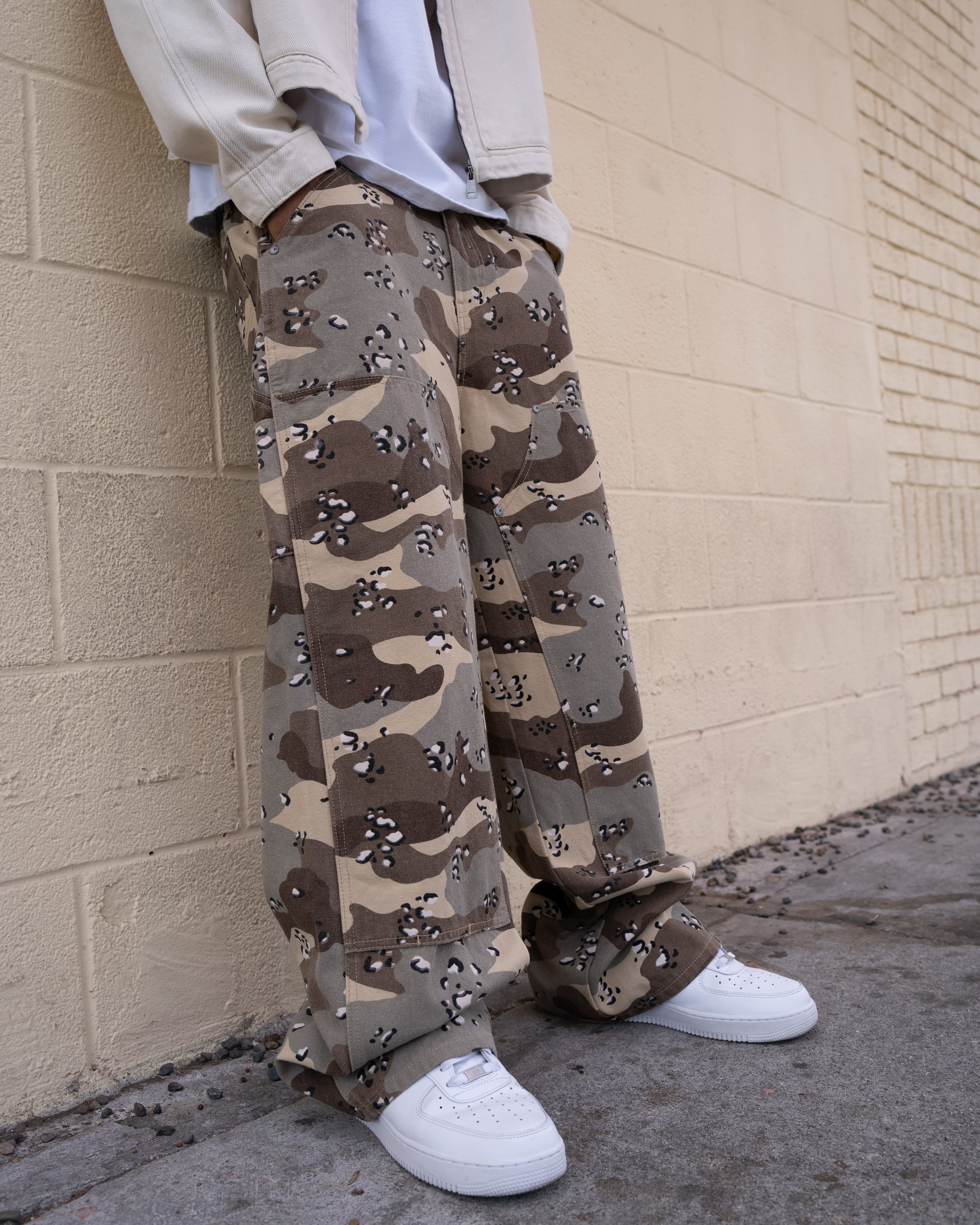 CAMO CARPENTER PANTS - DESERT CAMO